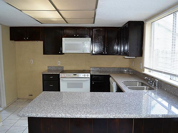 5th image of 12331 Braesridge Dr
