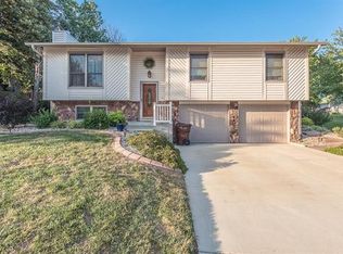4 Kenworth Dr, Saint Peters, MO 63376