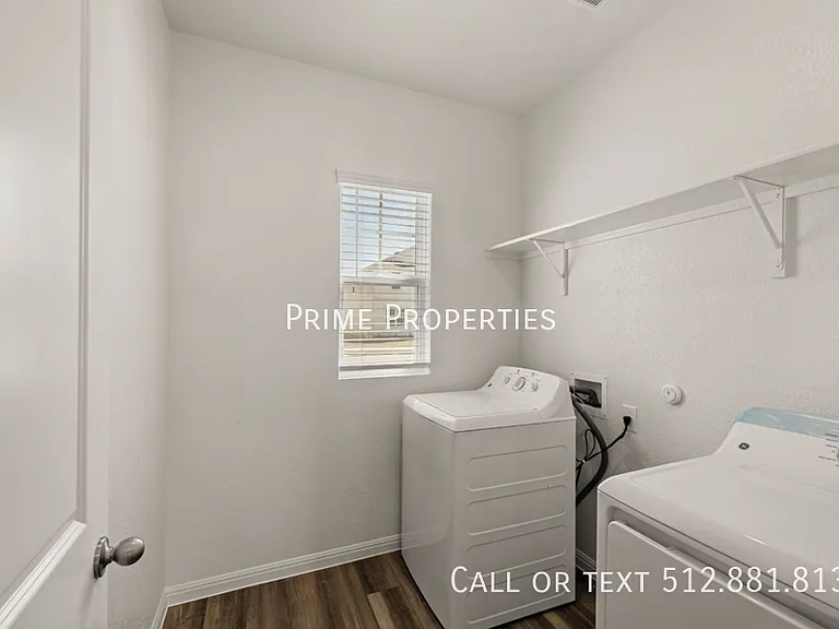 221 Wilson Springs Ln — Photo 15