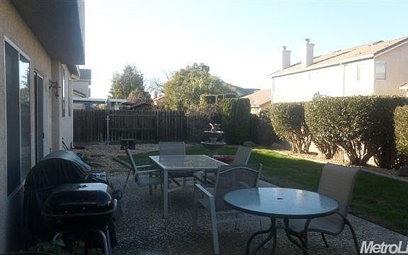 3rd image of 803 Clifford Dr