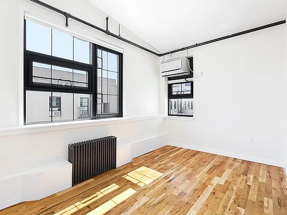 5th image of 76 N 4th St APT 524