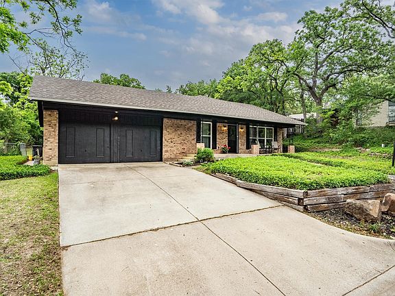 2nd image of 2610 Oak Cliff Ln