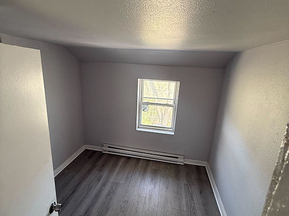 4th image of 1412 Brick St