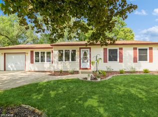 530 Moore Ave, Saint Charles, IL