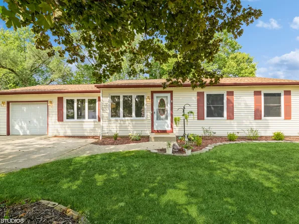 530 Moore Ave, Saint Charles, IL 60174