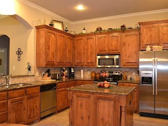 3rd image of 1201 Moore Cir