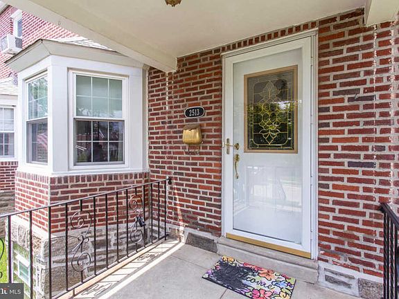 3rd image of 2513 Mansfield Ave