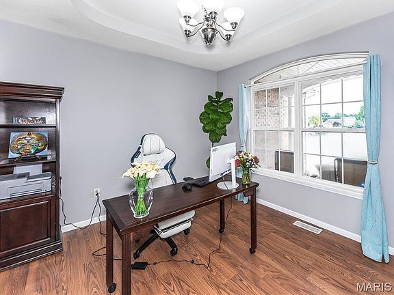 4th image of 2932 Cambridge Point