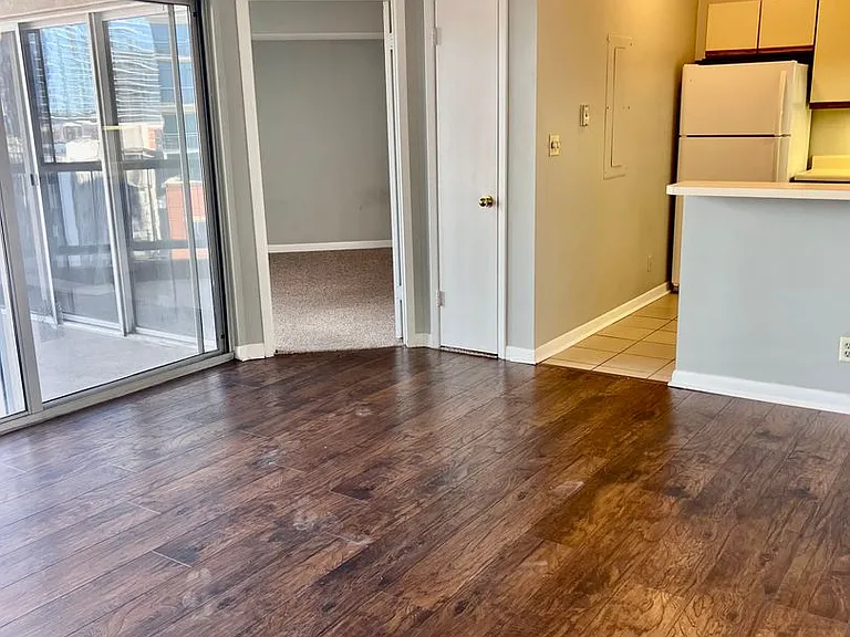 900 19th Ave S — Photo 5
