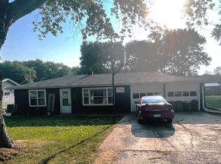 1107 Fisher St, Sterling, IL 61081