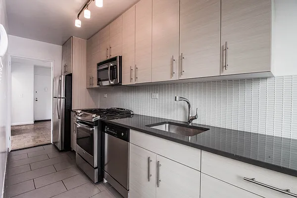 Rented by Halstead Real Estate | media 13