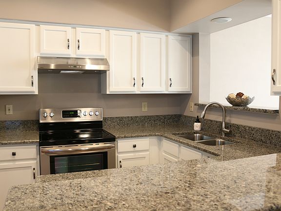 2nd image of 10862 Saint Andrews Dr