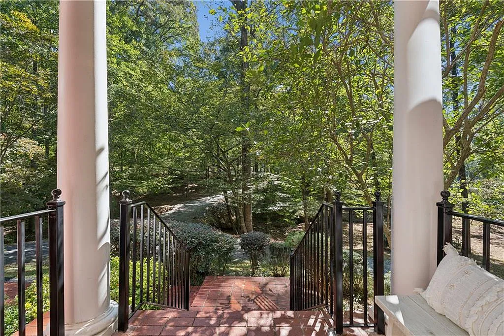 4 bed, 3.5 bath, 4546 sqft, $5,200 — Photo 4