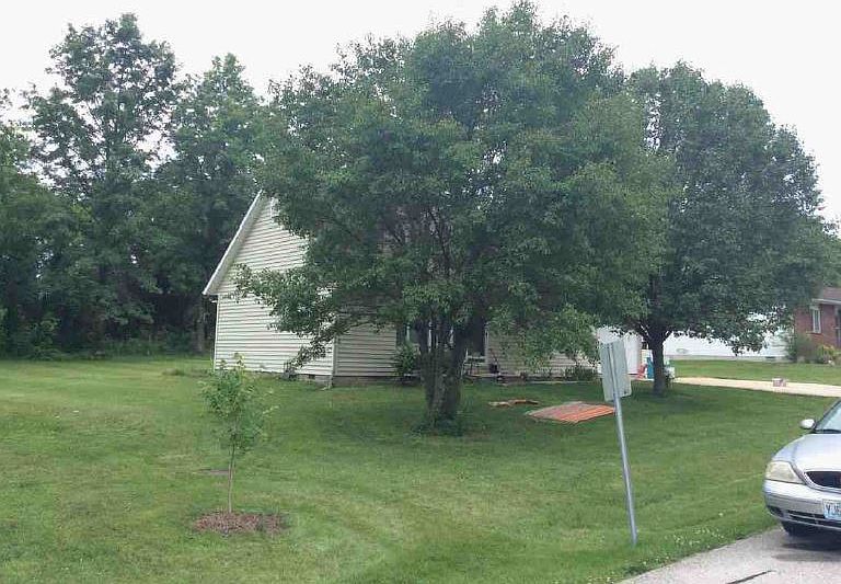 2nd image of 106 Oak Ln