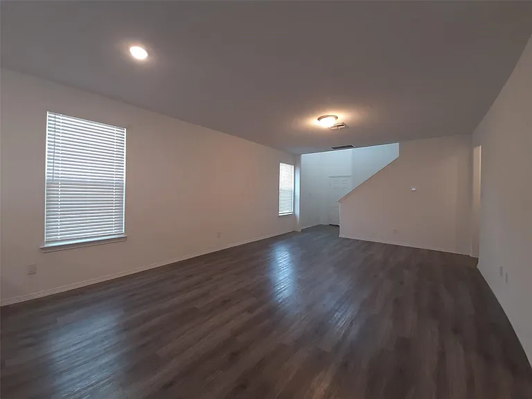 16568 Moss Ln — Photo 6