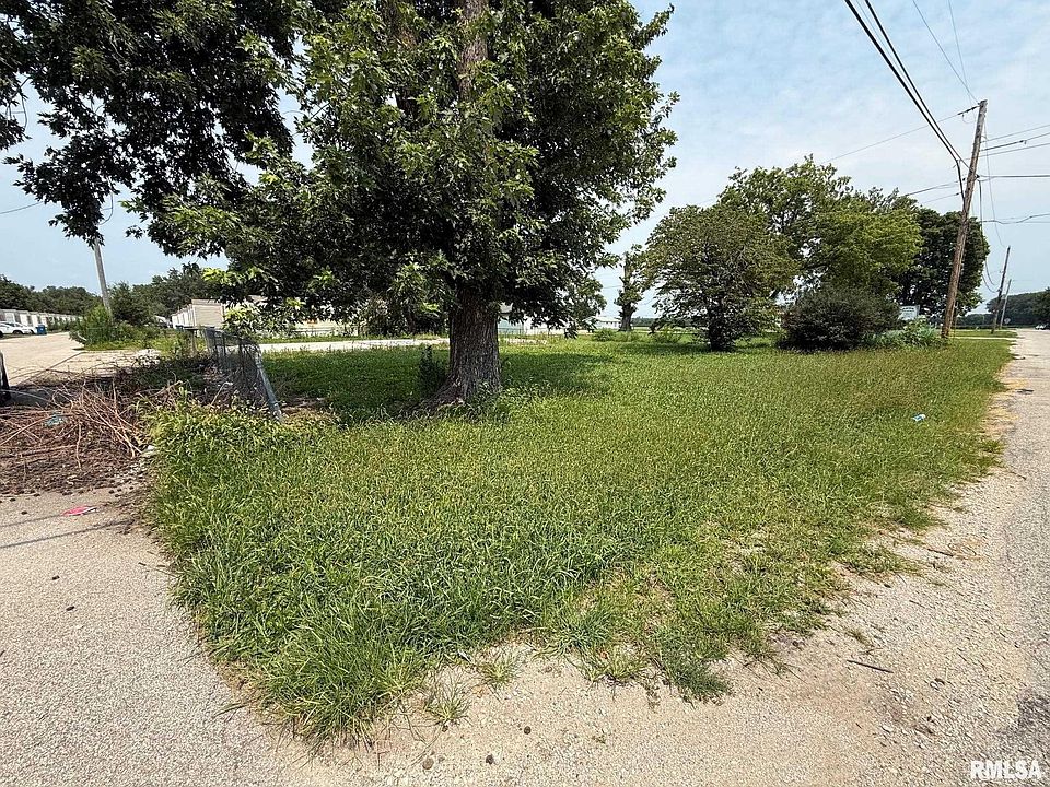 2nd image of 3323 E Enos Ave