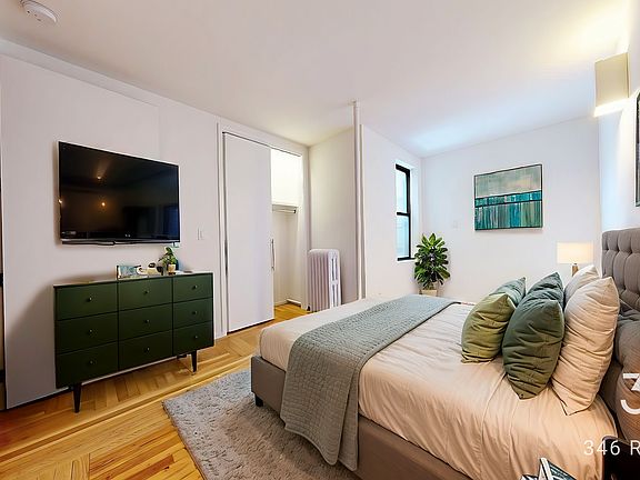 3rd image of 254 Seaman Ave APT E1
