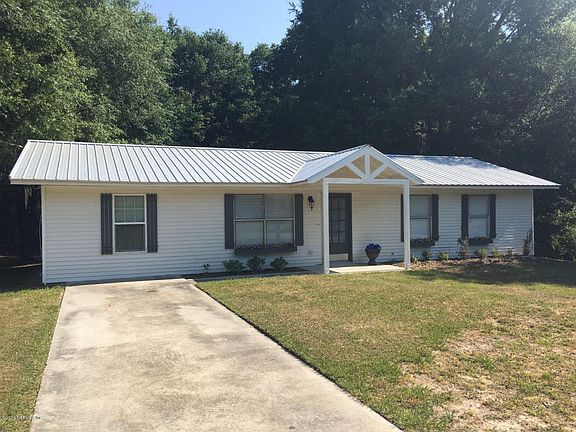 3rd image of 223 SW Shady Ln