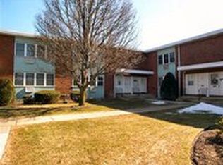 202 Farber Dr, West Babylon, NY 11704