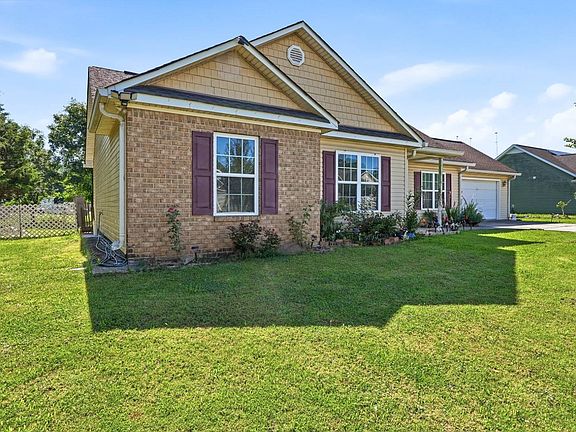 5th image of 102 Heritage Dr