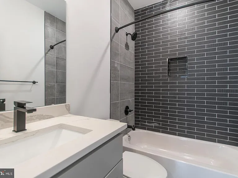 3401 Hamilton St #6 — Photo 29