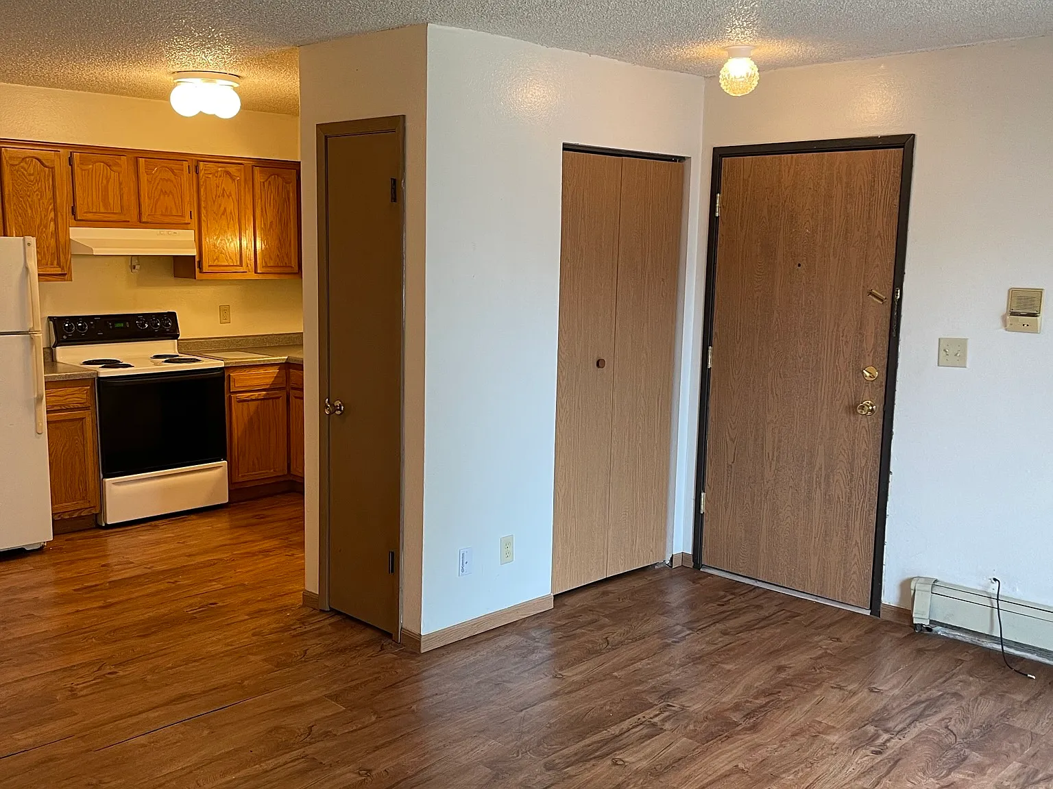 3 bed, $2,043 — Photo 3