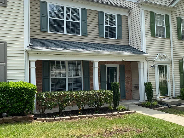 4236 Vienna Crest Dr — Photo 2