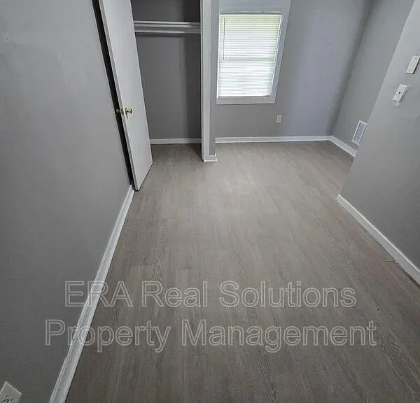 2590 Parkwood Ave #2590 — Photo 15