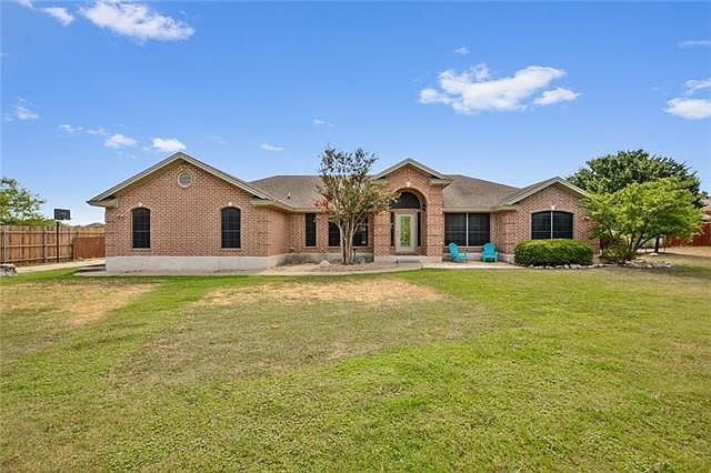 1st image of 7 Valley Creek Dr