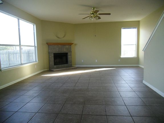 Living Room w/fireplace