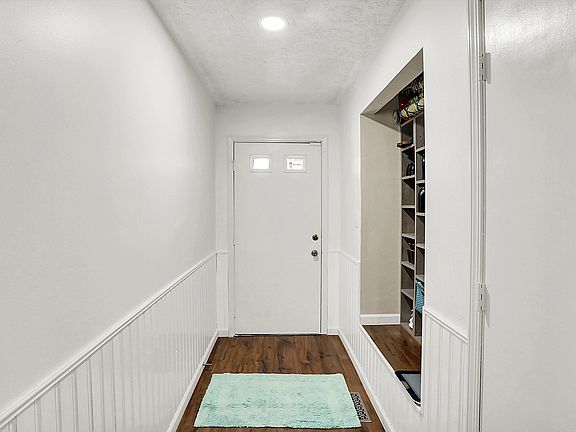 4th image of 5817 Marcia Ln