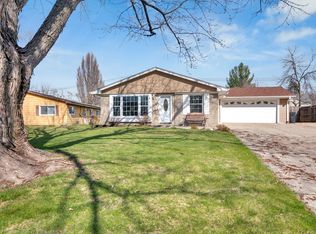 72 Marnel Rd, Montgomery, IL 60538