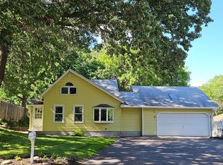 275 County Road B W, Roseville, MN 55113