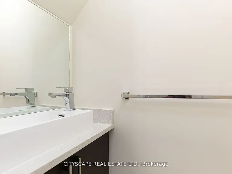1084 Lansdowne Ave — Photo 9