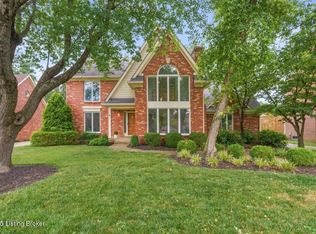 813 Foxgate Rd, Louisville, KY 40223