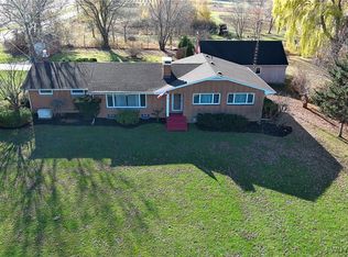 2000 Maple Rd, Wilson, NY 14172