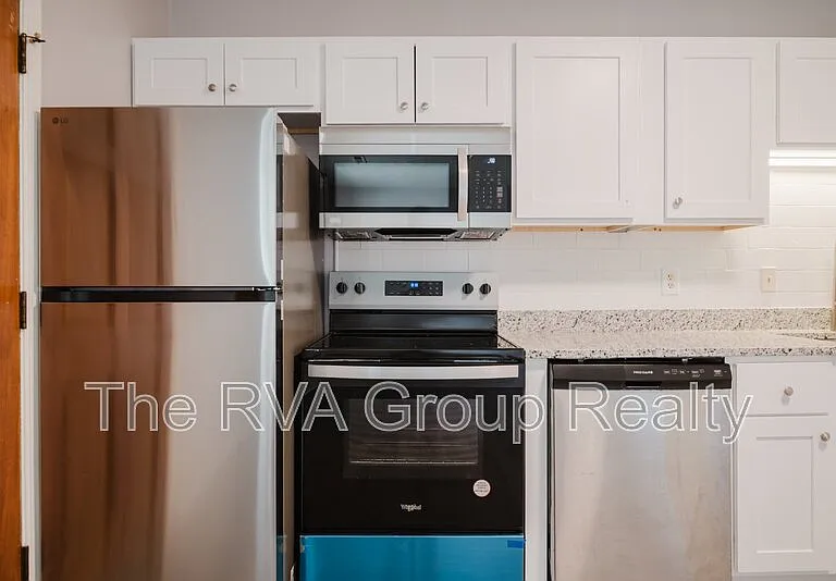 3807 Woodlawn St #8 — Photo 14