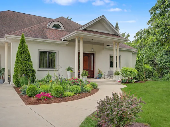 378 E Deerpath Rd, Wood Dale, IL 60191