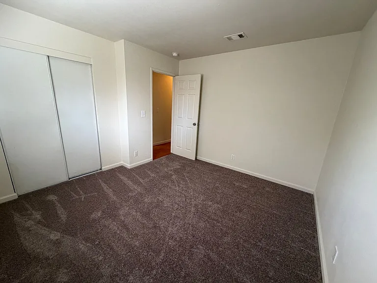 249 De Soto Dr — Photo 5