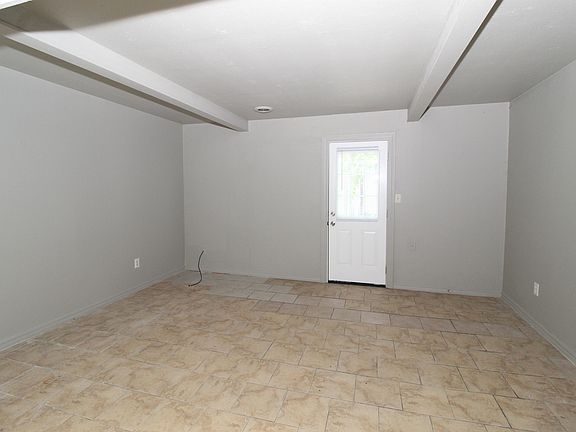 2nd image of 1303 Mulberry St