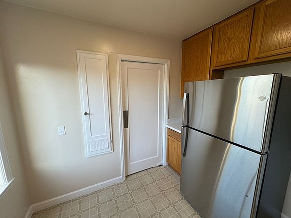 3rd image of 1640 Palm Ave