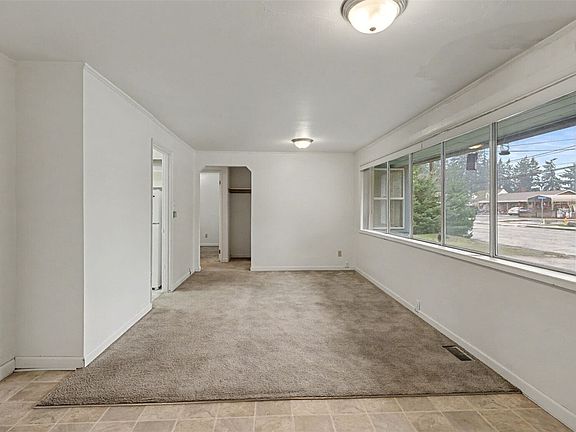 4th image of 6514 Steilacoom Boulevard SW