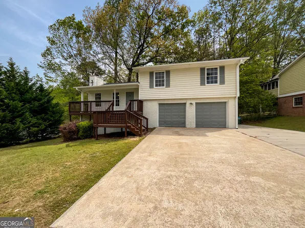 2390 Century Ln, Snellville, GA 30039