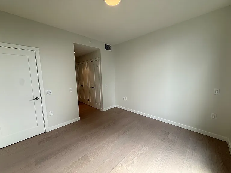 707 W 15th St #707 — Photo 21