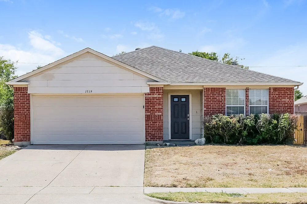3 bed, 2.0 bath, 1878 sqft, $2,230 — Photo 1