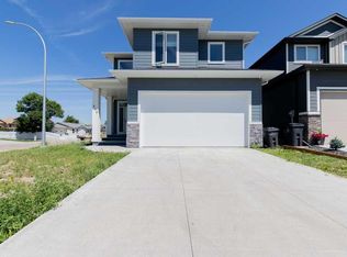 213 S Greenwood Rd, Coalhurst, AB T0L0V2
