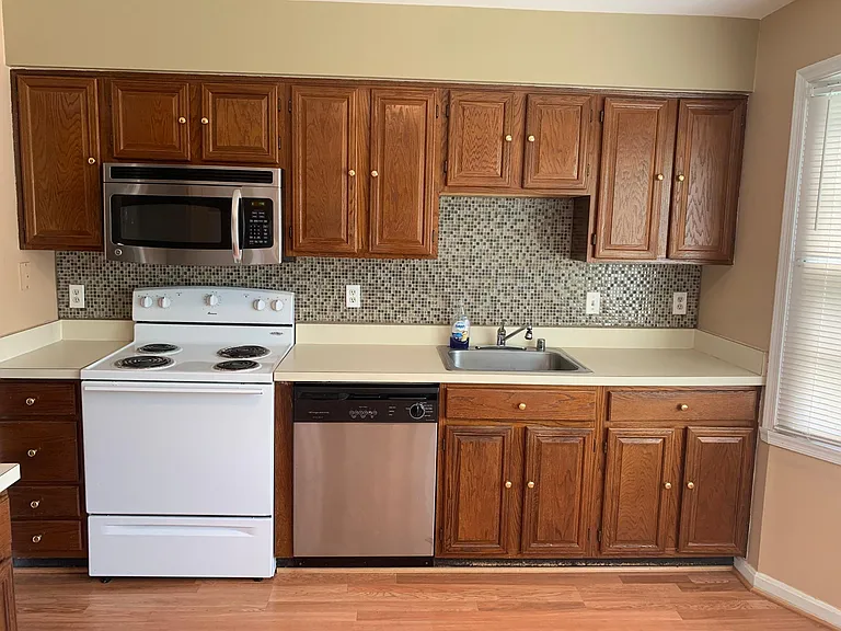 12034 Stallion Ct — Photo 3