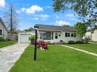 917 W Empire St, Freeport, IL 61032