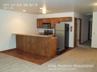 609 1st Ave SW APT B, Cedar Rapids, IA 52405