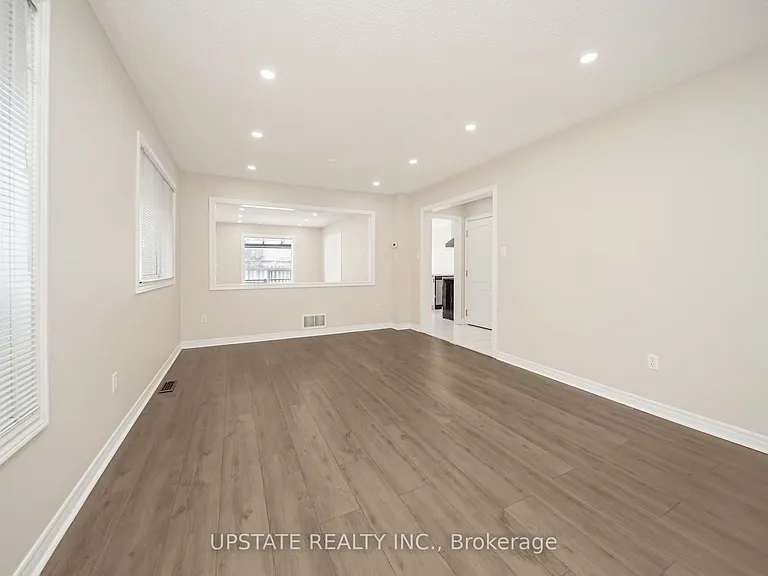 46 Velvet Grass Ln — Photo 4